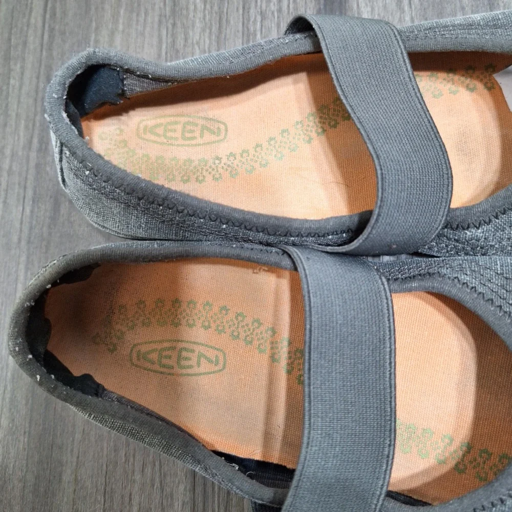 Keen Women's Size 9 Grey Canvas Mary Jane Elastic Strap Flats Shoes Slip On Shoe